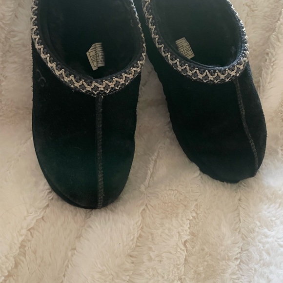 Girls’ kids’ size 4 Ugg Australia Black Tasman slip on sheepskin slippers - Picture 7 of 8